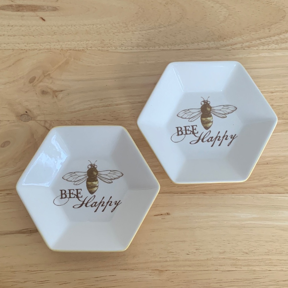 department 56  “Bee Happy” Small Hexagonal White Ceramic Plates  set of 2